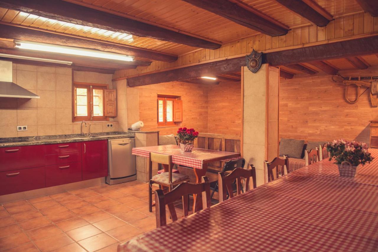 Complex Rural Can Caubet Berga Exterior foto
